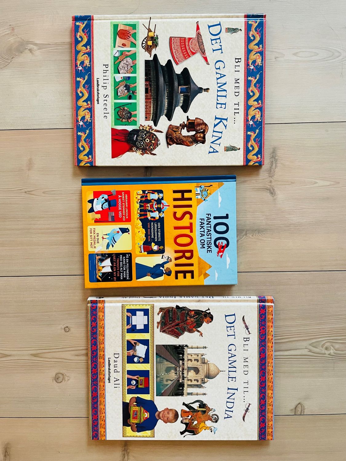 Her et det et lite utvalg av vakre bøker som inneholder mange spennende fortellinger til barn. Jeg bruker gjerne “fun facts” om historiske personligheter eller begivenheter som grunnlag for egne fortellinger jeg skriver til barna på skolen.